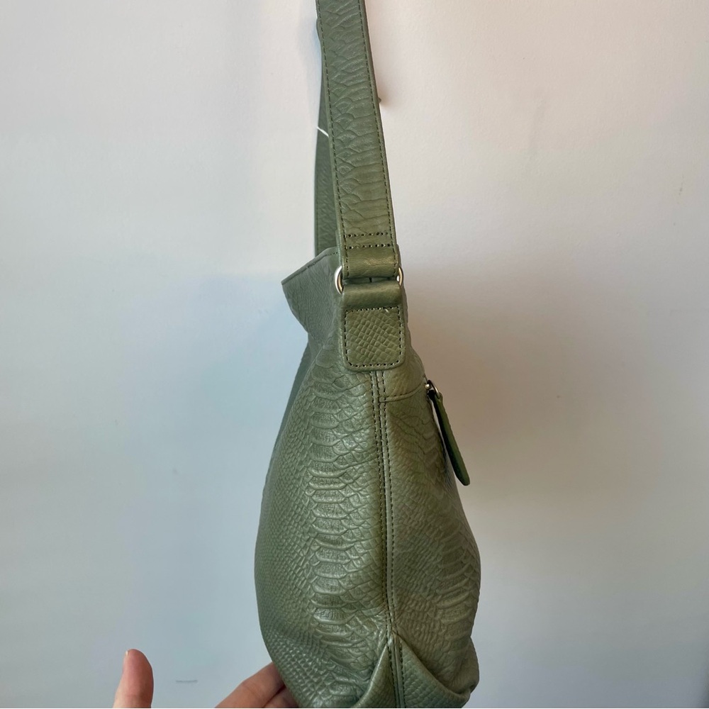 Stone Mountain Olive Green Reptile-Textured Leather Crossbody Bag NWOT - Picture 5 of 16